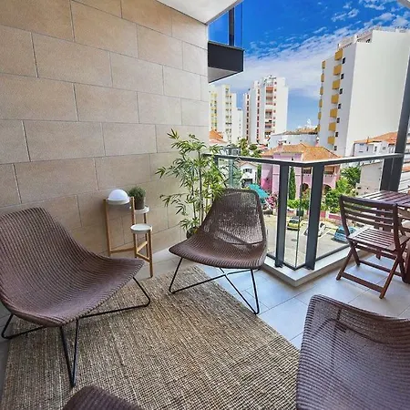 Casa Soderstrom @ Rocha Prime 아파트 *